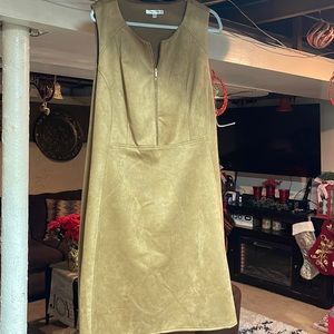 Brand New Suede Look woman tan dress size 20w Beautifully soft feel ✨✨✨
